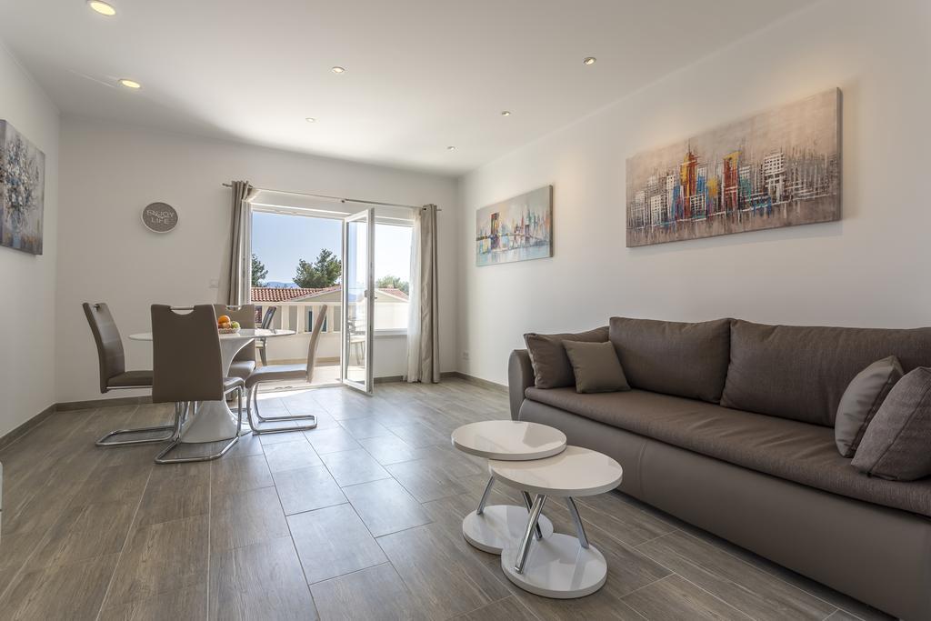 Apartments Biserka Bol Bagian luar foto