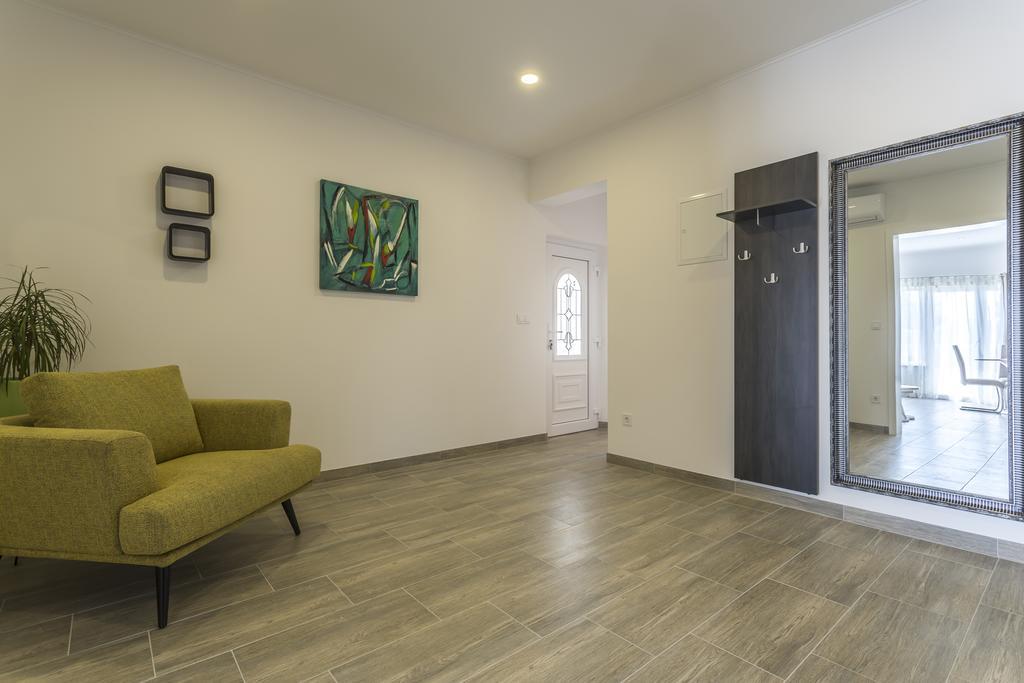 Apartments Biserka Bol Bagian luar foto